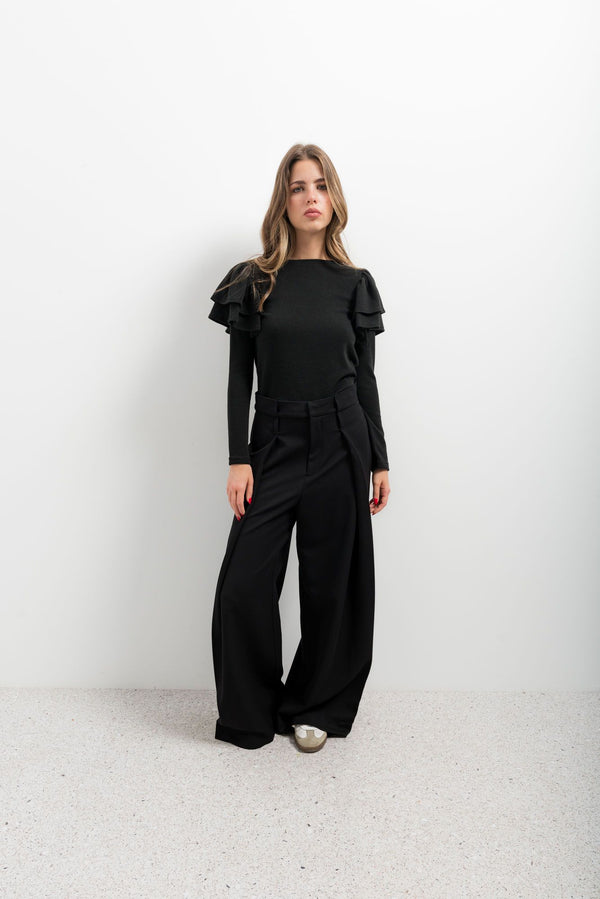 RUFFLED KNITTED SWEATER