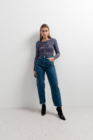 CAMISETA ASIMETRICA ESTAMPADA