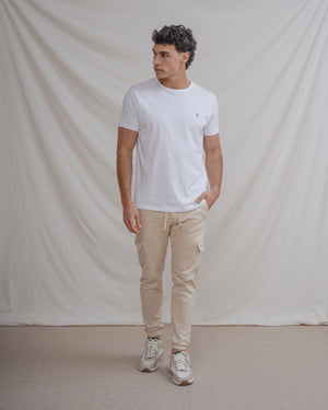PANTALÓN CHINO CARGO CON GOMA BEIGE