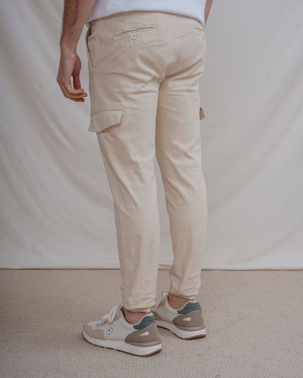 PANTALÓN CHINO CARGO CON GOMA BEIGE