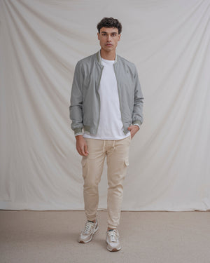 PANTALÓN CHINO CARGO CON GOMA BEIGE
