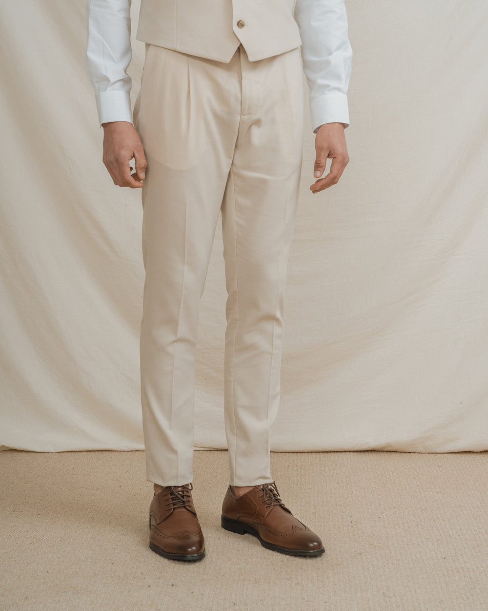 PANTALÓN DE TRAJE BEIGE