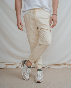 PANTALÓN CHINO CARGO CON GOMA BEIGE