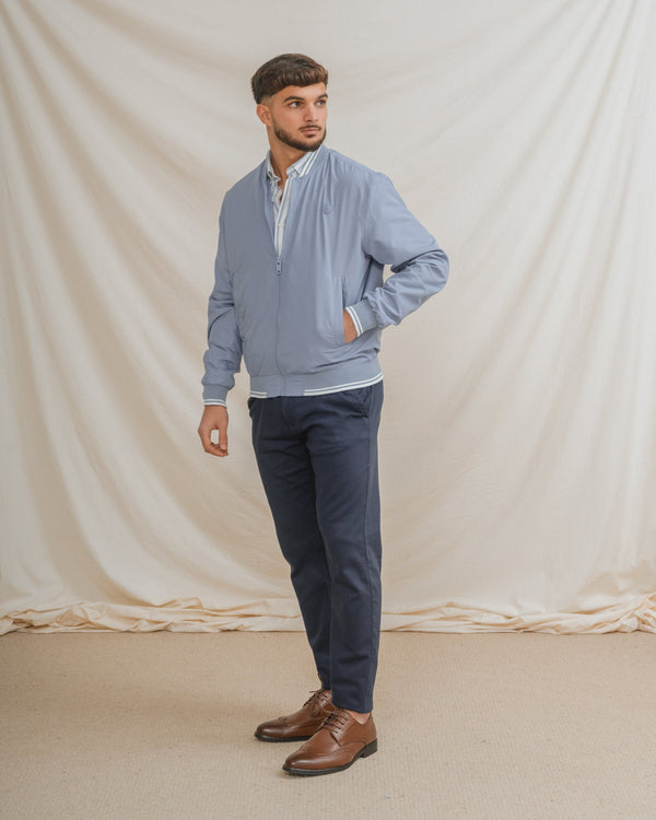 CHINO SLIM PIQUÉ AZUL