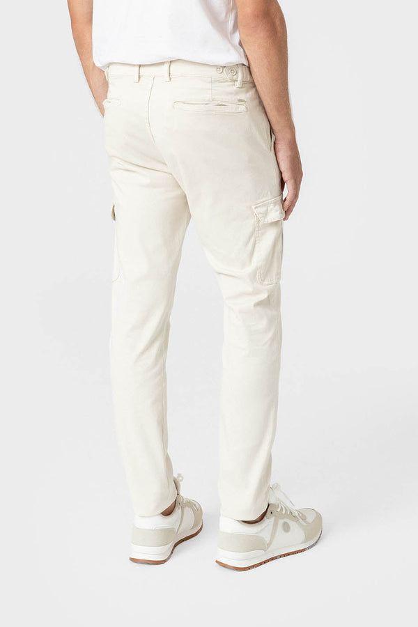PANTALÓN CHINO SLIM PINZAS CARGO