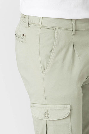 PANTALÓN CHINO SLIM PINZAS CARGO