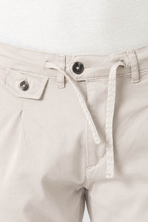 PANTALÓN CHINO SLIM PINZAS CARGO GRÍS