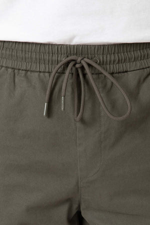PANTALÓN JOGGER CASUAL KAKI