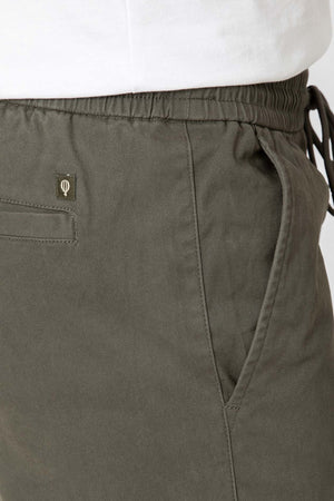 PANTALÓN JOGGER CASUAL KAKI