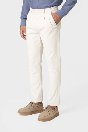 PANTALÓN CHINO PINZAS BEIGE