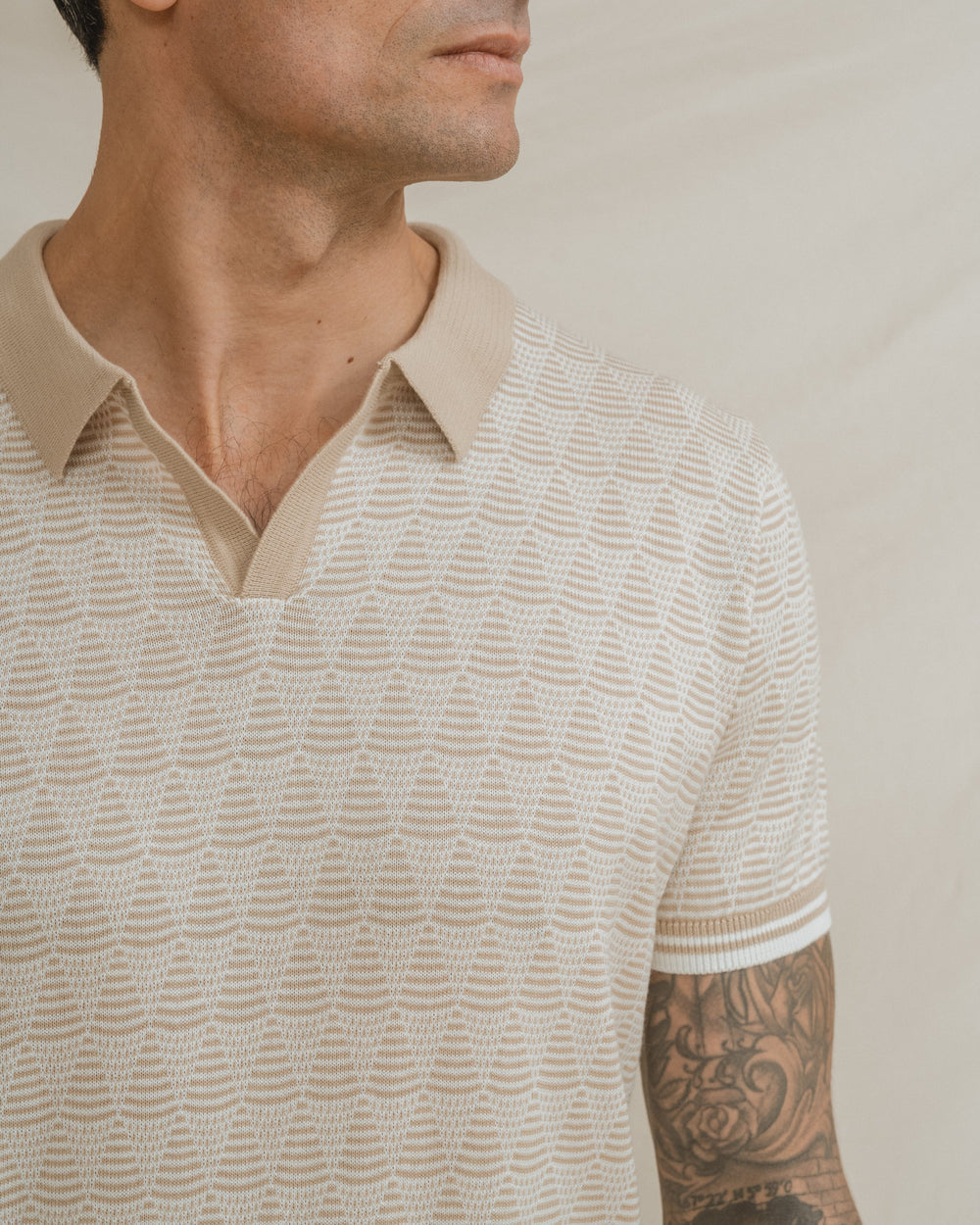 POLO TRICOT ESTRUCTURA BEIGE