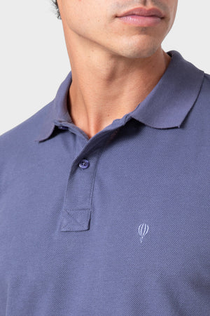 POLO BÁSICO REGULAR FIT CELESTE