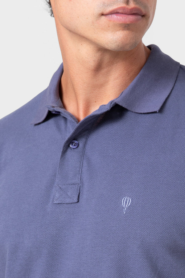 POLO BÁSICO REGULAR FIT CELESTE