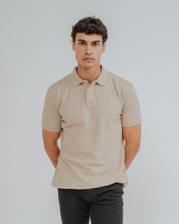 POLO BÁSICO REGULAR FIT BEIGE
