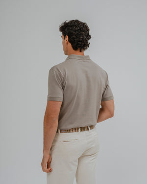 POLO BÁSICO REGULAR FIT MARRÓN