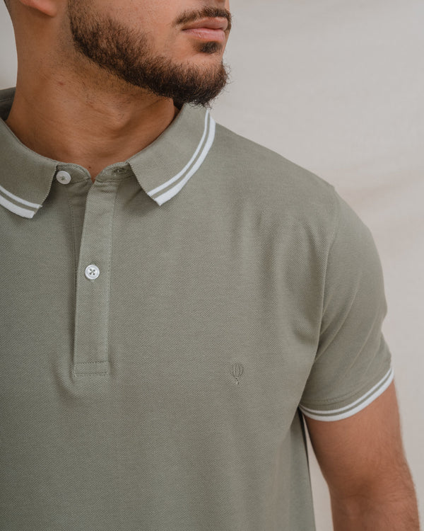 POLO BÁSICO VERDE PIQUÉ LÍNEA