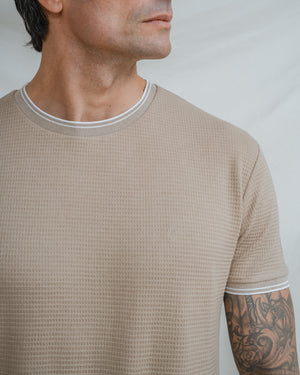 CAMISETA ESTRUCTURA LINEA CONTRASTE