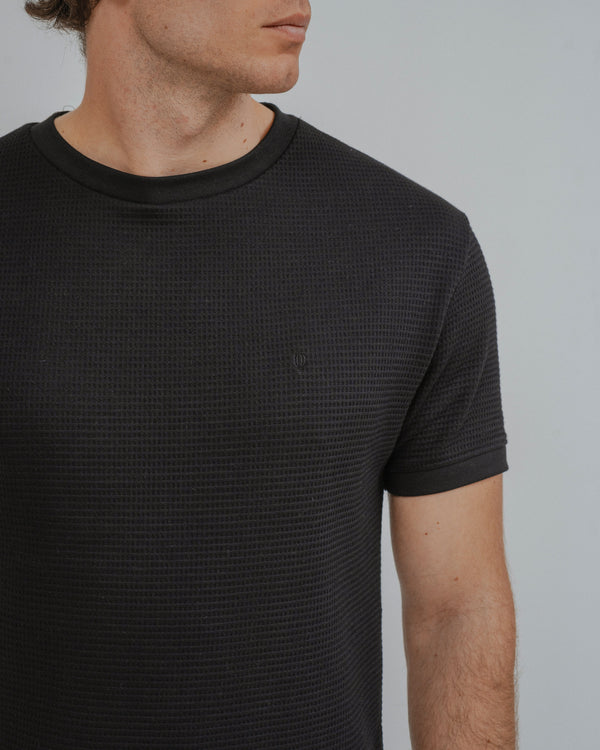 CAMISETA ESTRUCTURA NEGRA