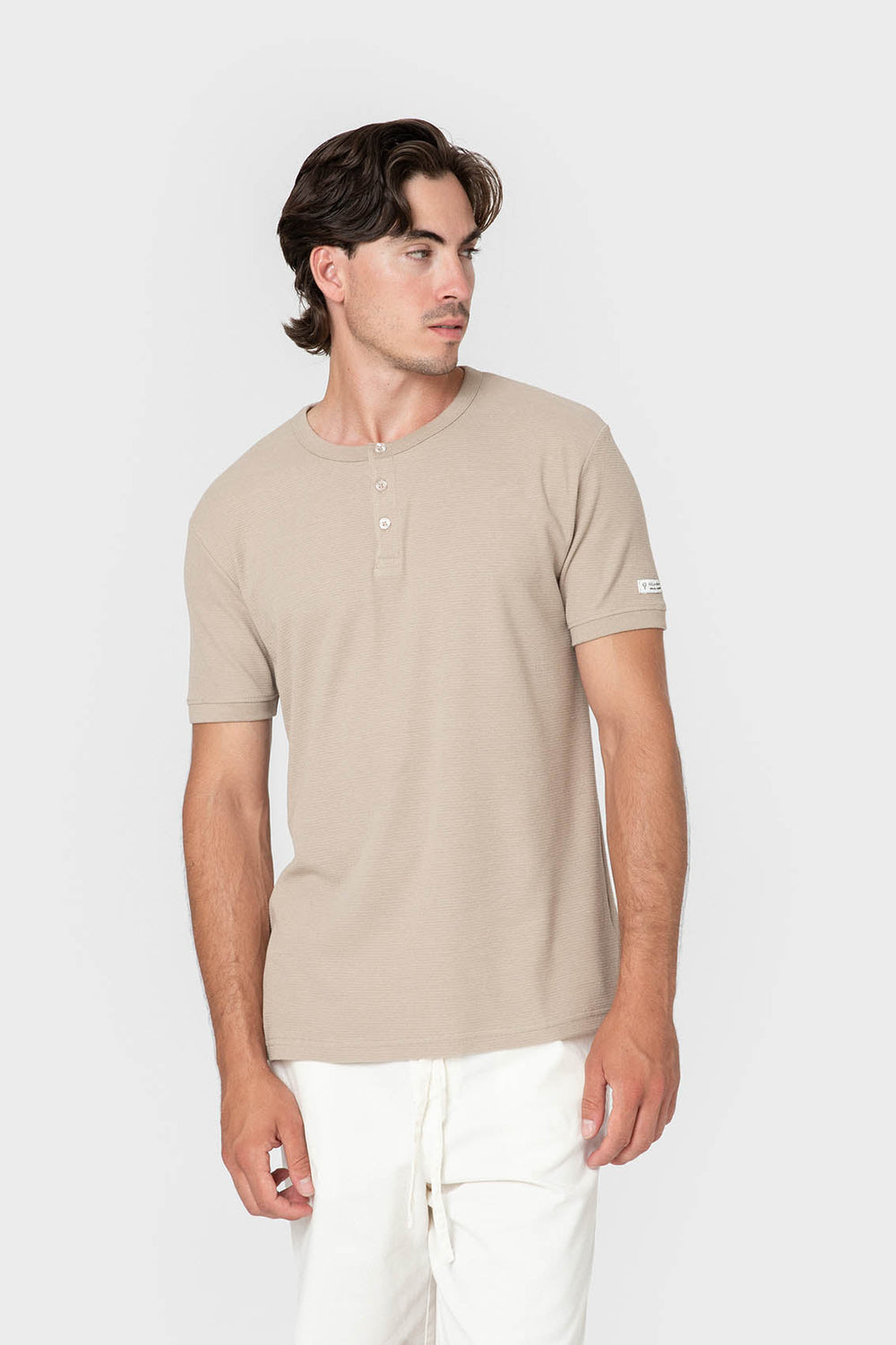 CAMISETA CUADRILLÉ CUELLO PANADERO BEIGE