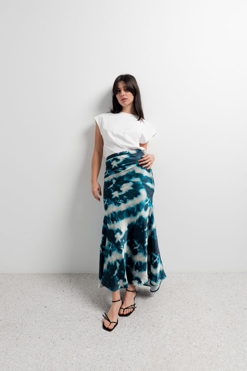 JUPE MIDI EN SATIN IMPRIMÉ TIE-DYE