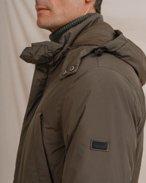 PARKA CON CAPUCHA VERDE