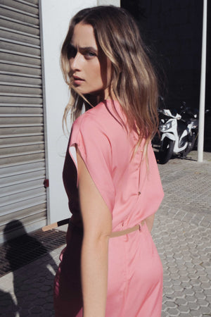 VESTIDO MIDI SATINADO CINTURÓN