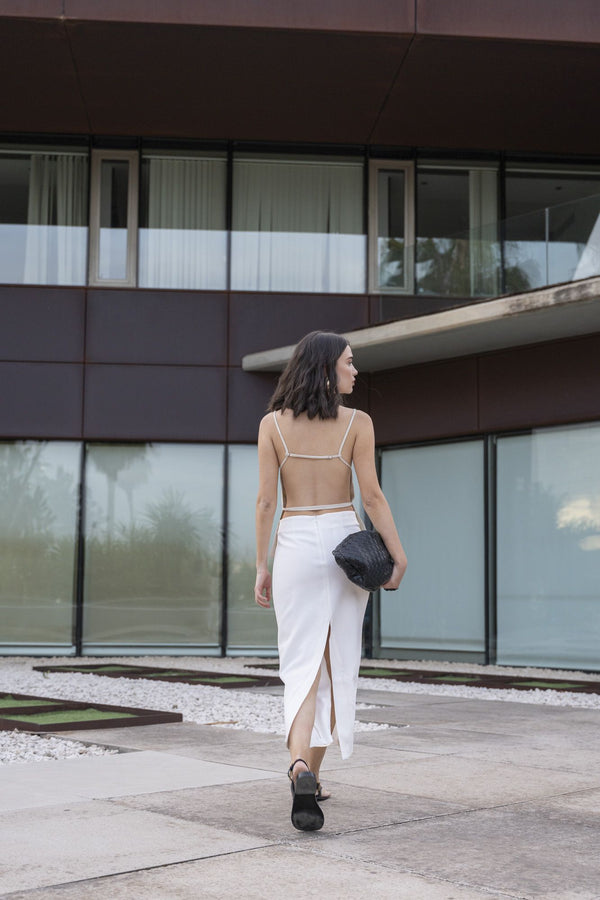 Haut ouvert dans le dos