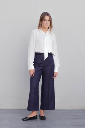 Chemisier à nœud papillon