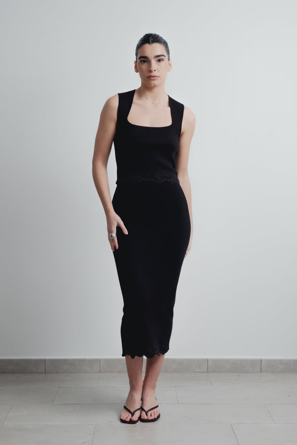 HAUT EN TRICOT BRODÉ