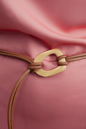 VESTIDO MIDI SATINADO CINTURÓN