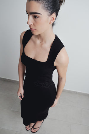 HAUT EN TRICOT BRODÉ