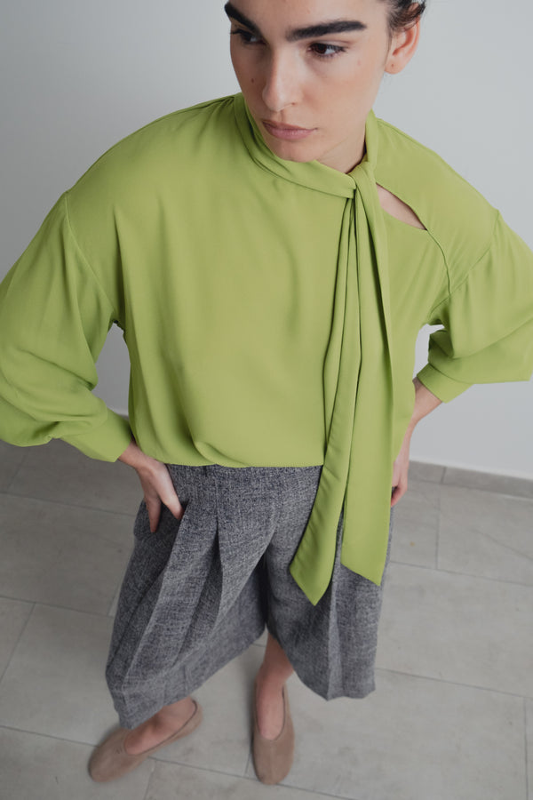CHEMISE VERTE AVEC NŒUD