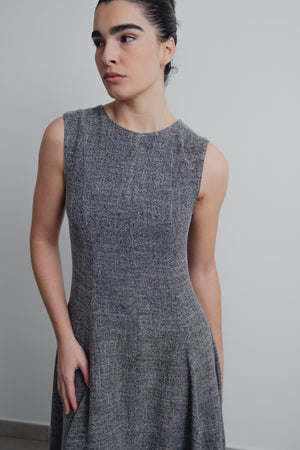 VESTIDO MIDI ESTRUCTURA