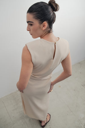 VESTIDO MIDI APLIQUE DORADO