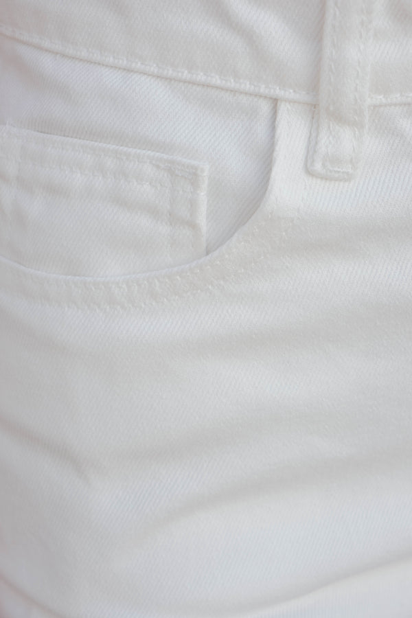 WIDE LEG MEDIUM RISE FULL LENGTH JEANS