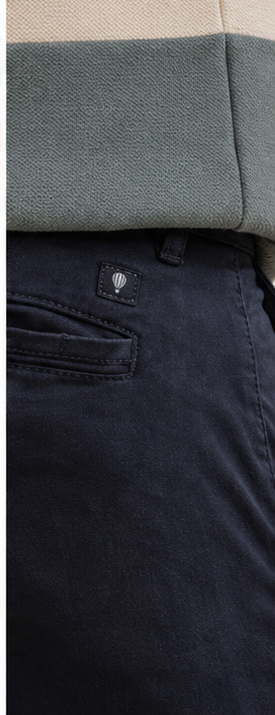PANTALÓN CHINO SKINNY MARINO