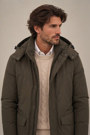 PARKA CON CAPUCHA VERDE
