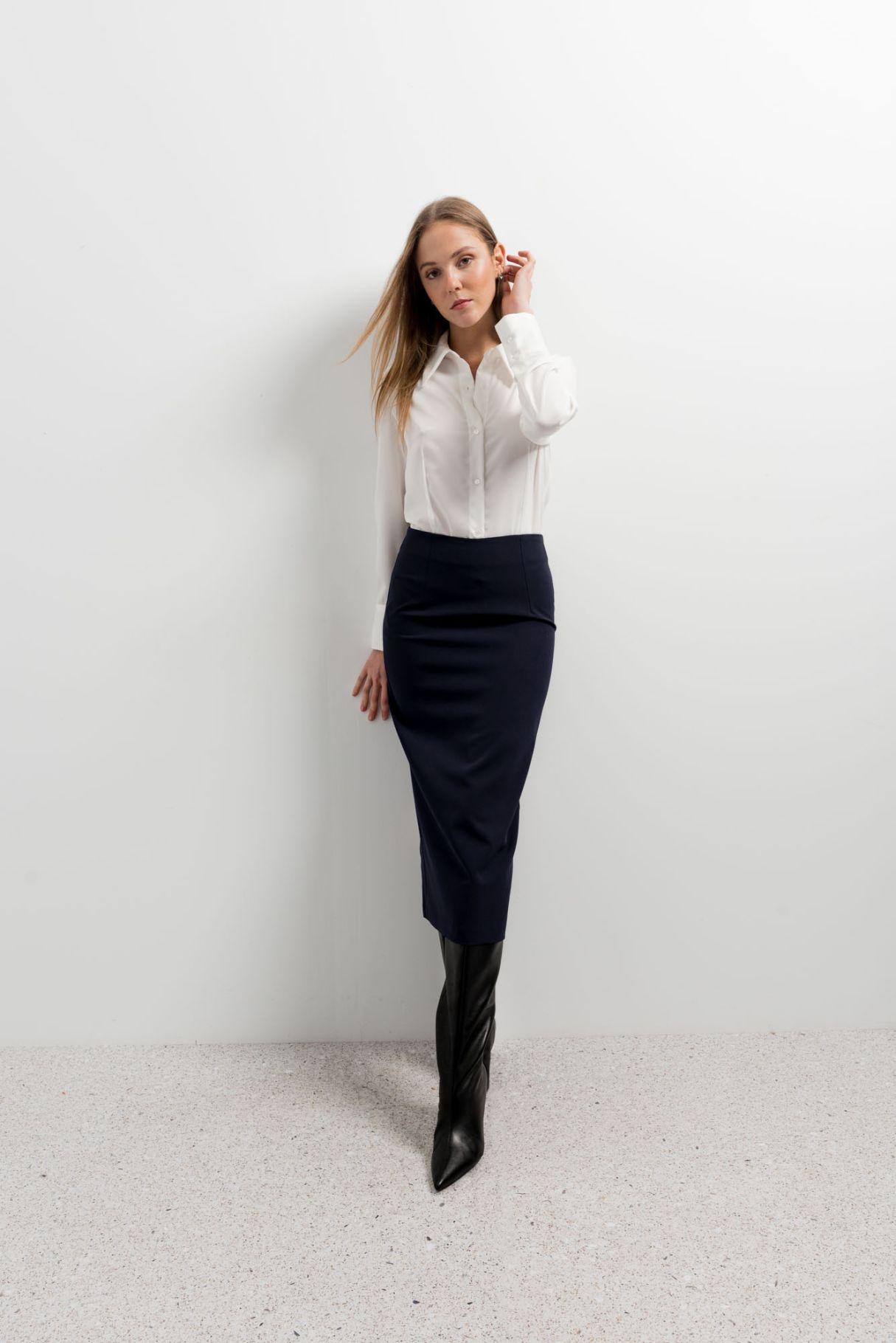 MIDI SKIRT WITH SIDE SLIT