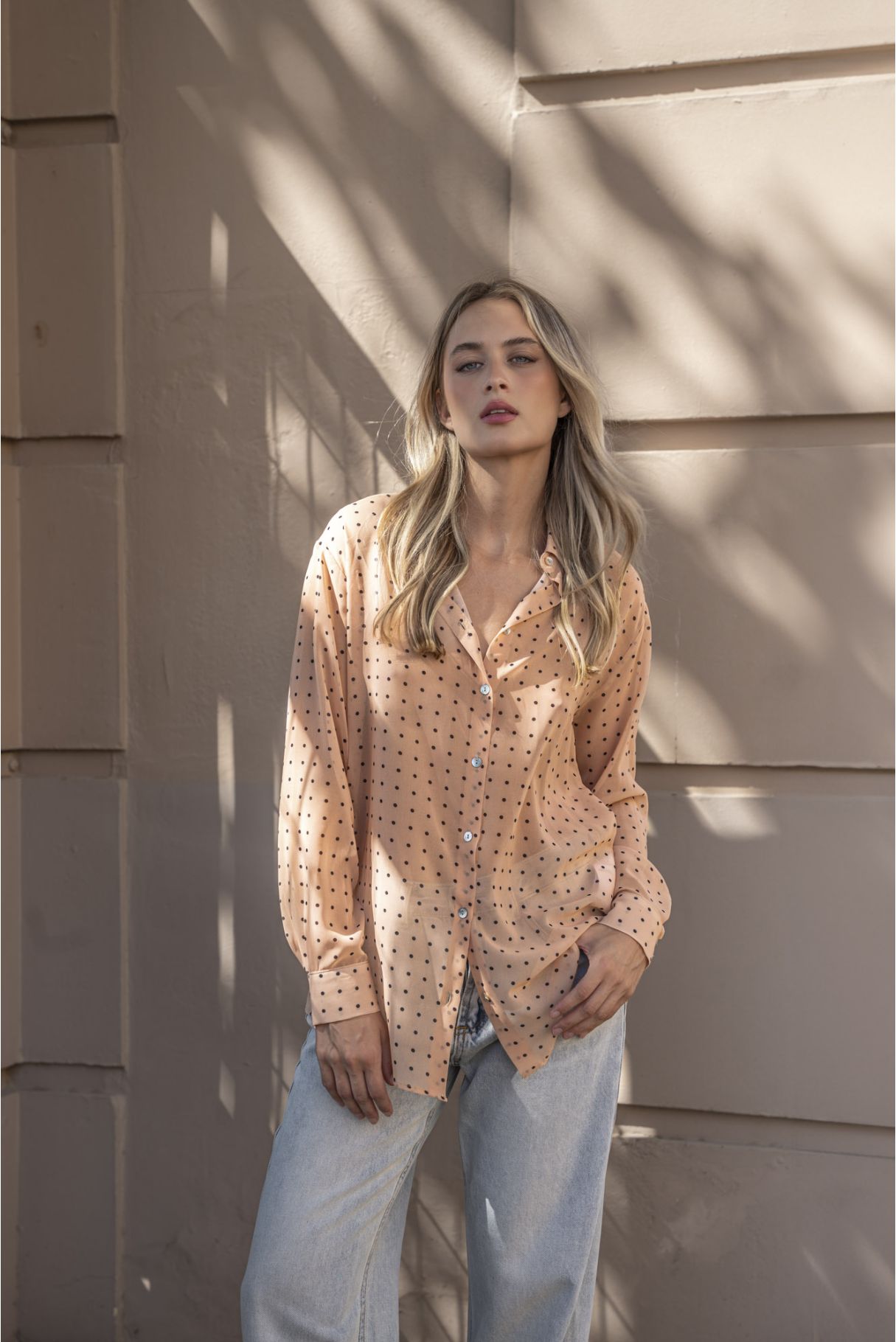 CAMISA ESTAMPADA SEMI TRANSPARENTE