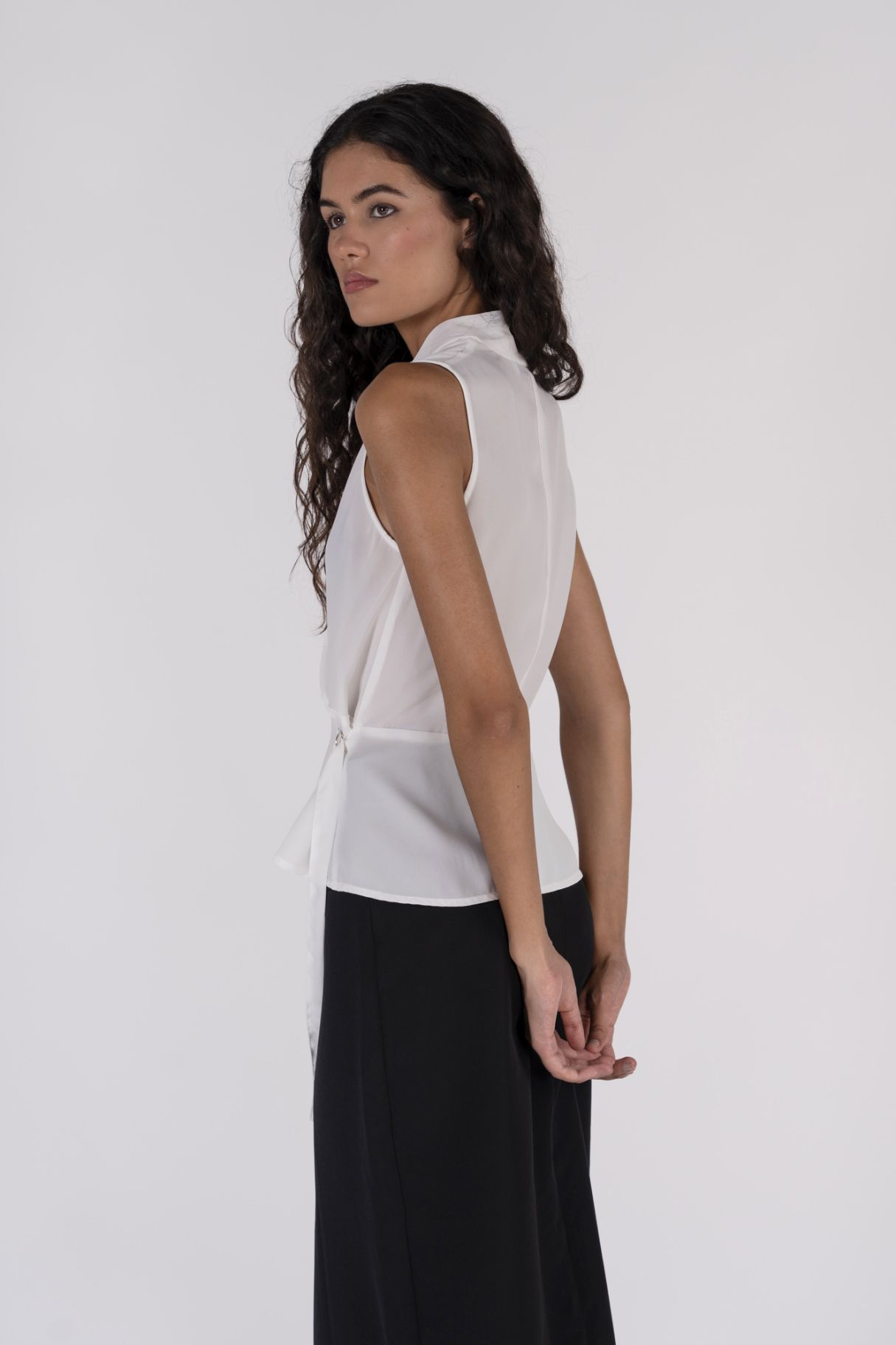 BLUSA CRUZADA CON HEBILLA