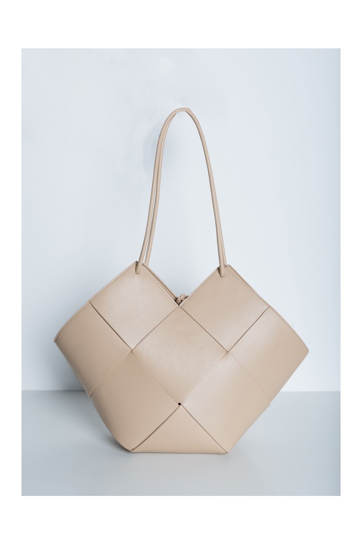 BOLSO SHOPPER EFECTO PIEL TRENZADO