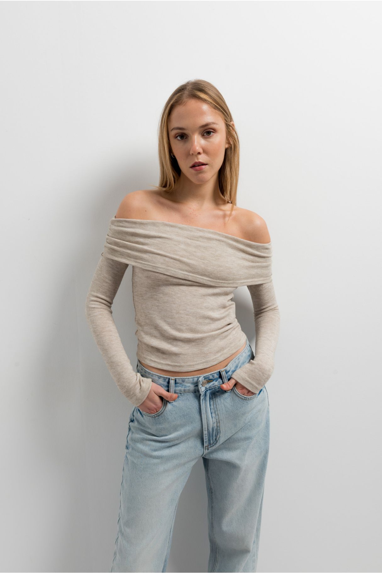 SWEATER OFF THE SHOULDER
