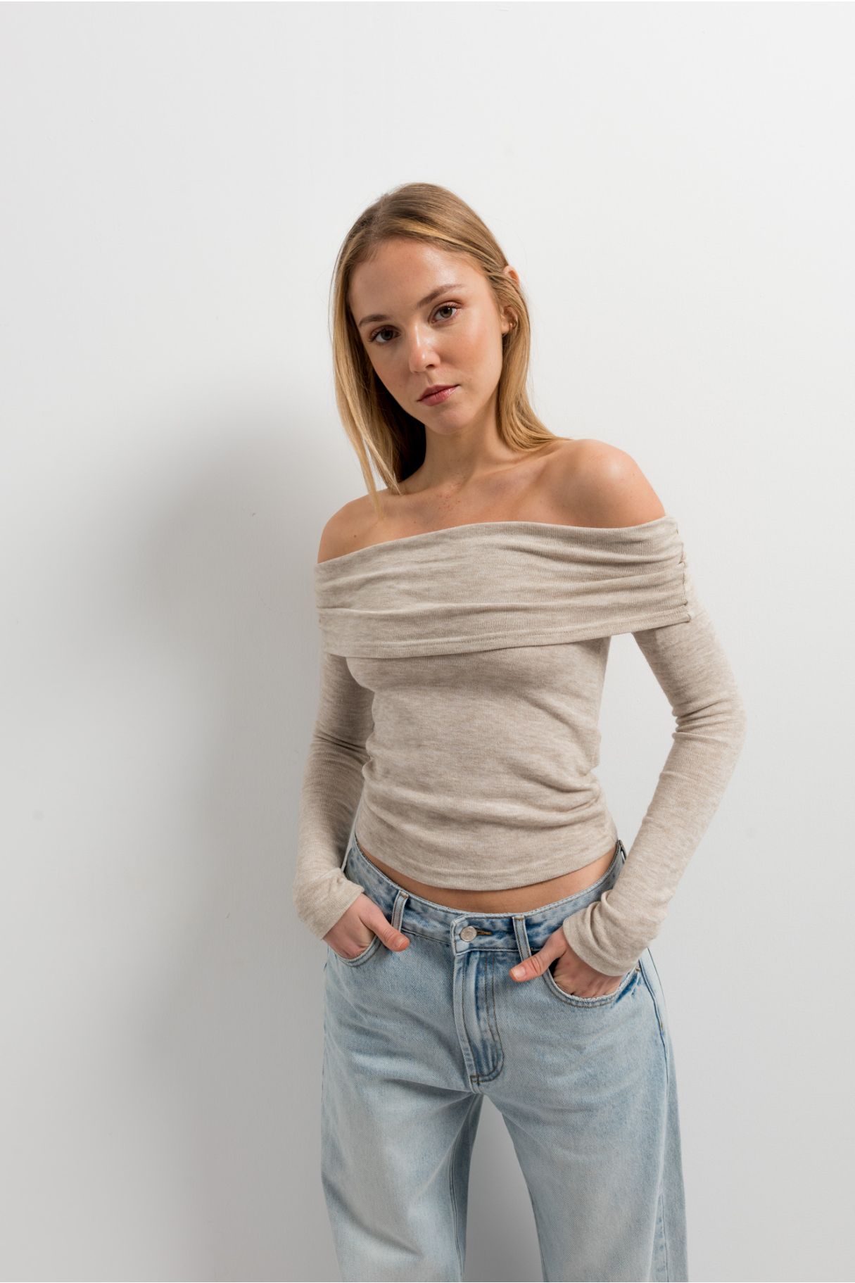SWEATER OFF THE SHOULDER