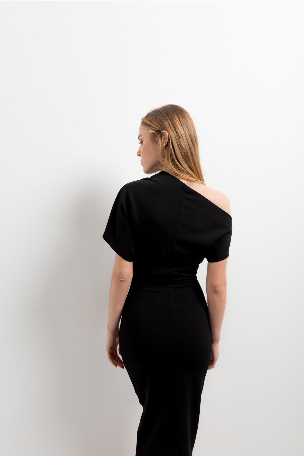 ASYMMETRISCHES KLEID