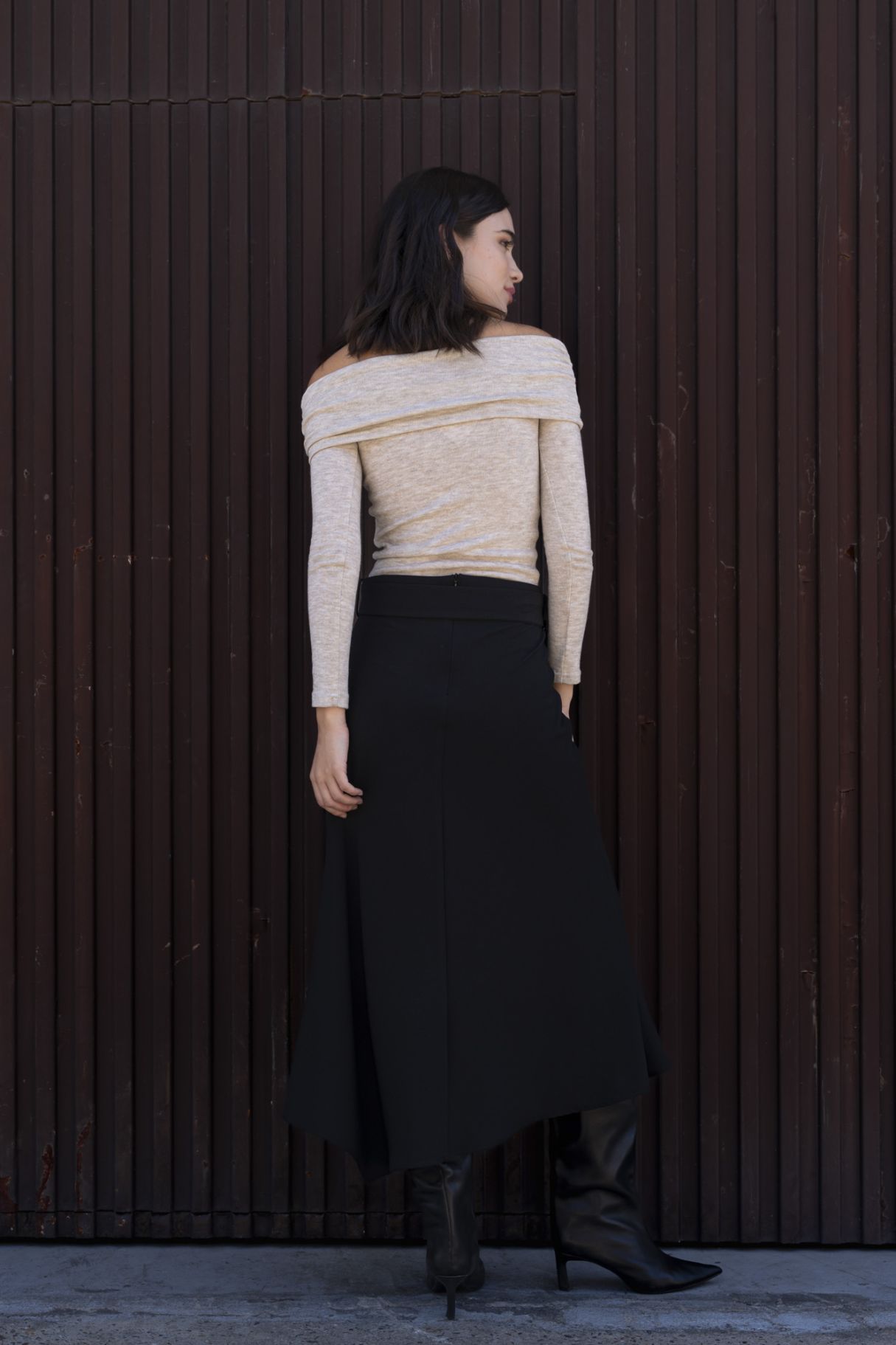 MIDI SKIRT WITH BELT